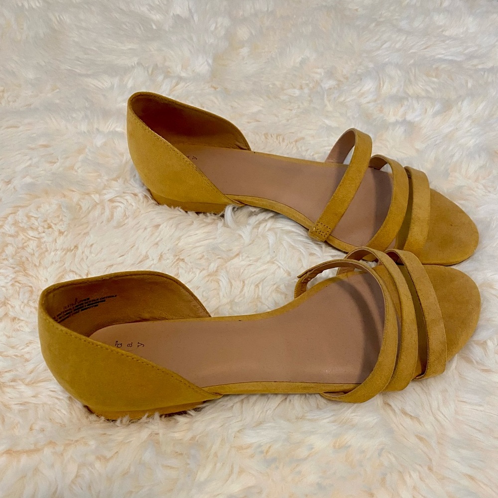 Women’s Flats size 9